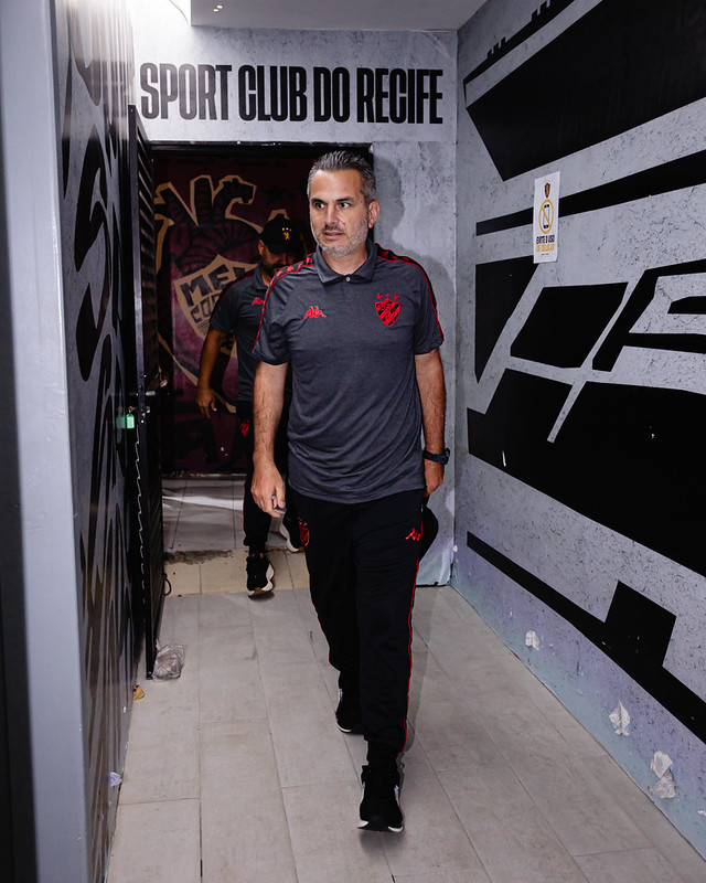 Partida entre Sport x São Bernardo, válida pela rodada 32 da Série B do Campeonato Brasileiro, realizada na Ilha do Retiro, em Recife (PE), nesta terça-feira, 06 de Outubro de 2026. Foto: Paulo Paiva/Sport Club do Recife. Sport x São Bernardo | Campeonato Brasileiro Série B 2026