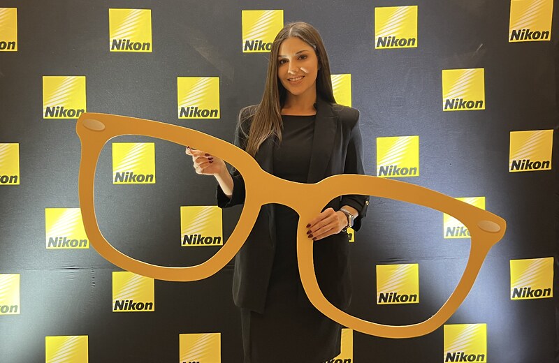 Nikon Lenswear-Asistentes 1