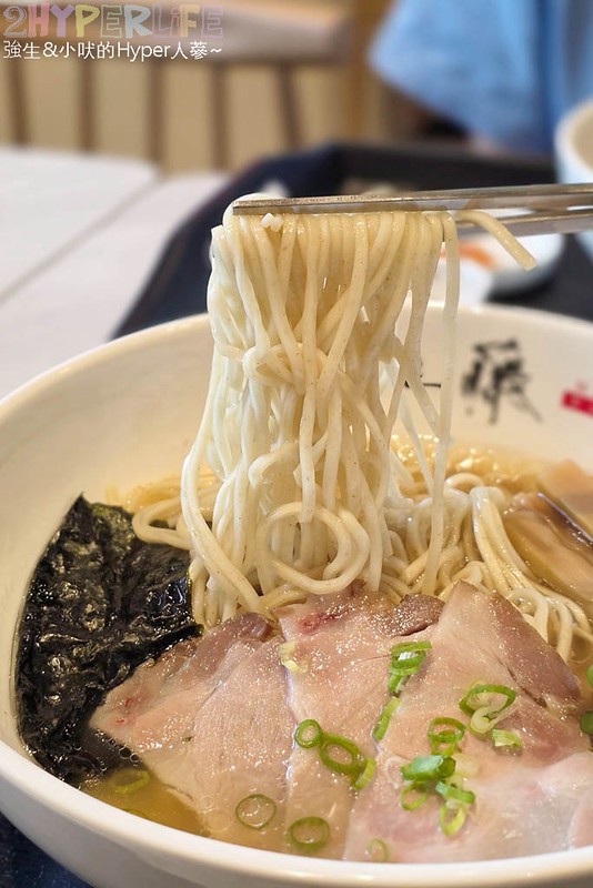 中華蕎麦三藤拉麵 | 東京米其林必比登推薦拉麵來啦！就在北屯崇德路上，極致貝鹽與濃郁松露牛肝菌蕎麥麵超驚豔 @強生與小吠的Hyper人蔘~