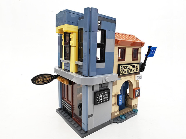 LEGO One Piece Showdown with Captain Smoker (75642)