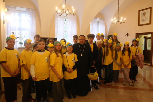 Jesienne sadzenie cebulek żonkili w ramach akcji Pola Nadziei na Plantach przy ul. Franciszkańskiej w Krakowie 08.10.2026 r.