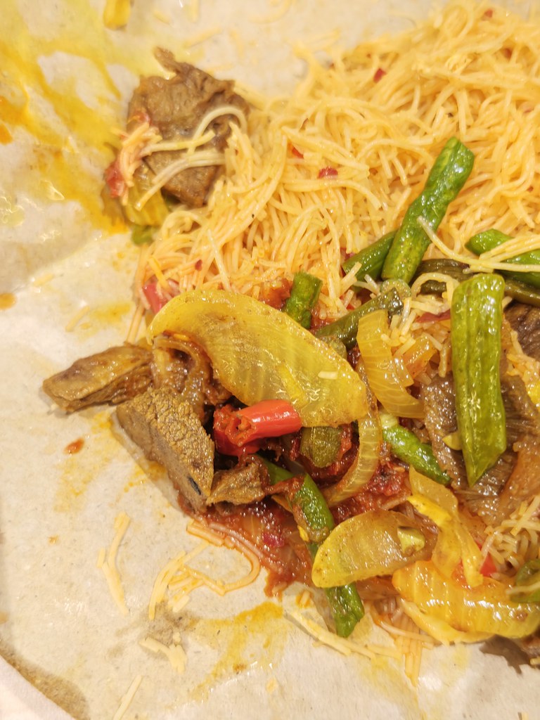 暹羅米粉配薑黃炒牛肉 Mee Siam with Daging Goreng Kunyit rm$6 @ Nasi Lemak stall in front of Affin Bank USJ (opposite Mc Donalds USJ)
