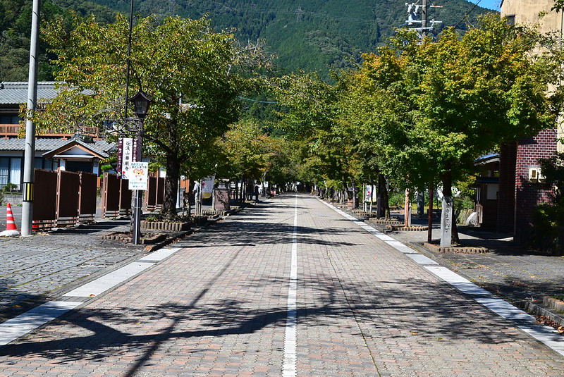 華厳寺参道