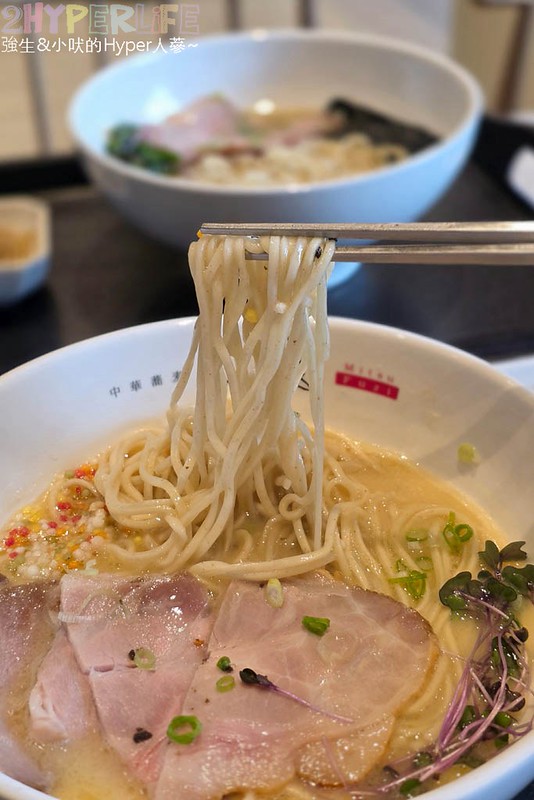 中華蕎麦三藤拉麵 | 東京米其林必比登推薦拉麵來啦！就在北屯崇德路上，極致貝鹽與濃郁松露牛肝菌蕎麥麵超驚豔 @強生與小吠的Hyper人蔘~