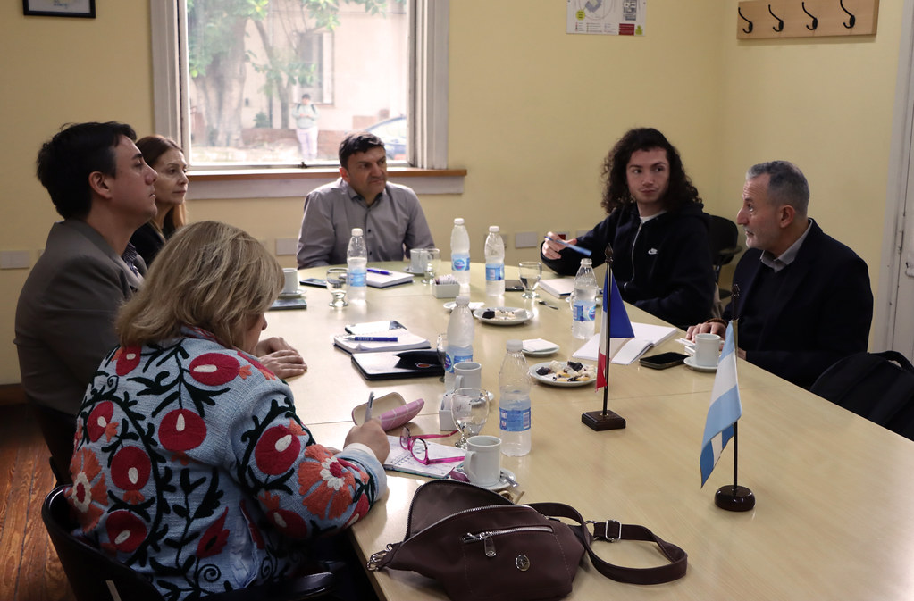 Reunión con representantes de la Embajada de Francia