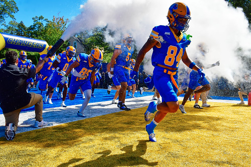 250920_orazzi_UNH_Football_6538