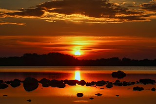 Flickr photo: Sonnenuntergang am Parsteinsee mit Kranichen