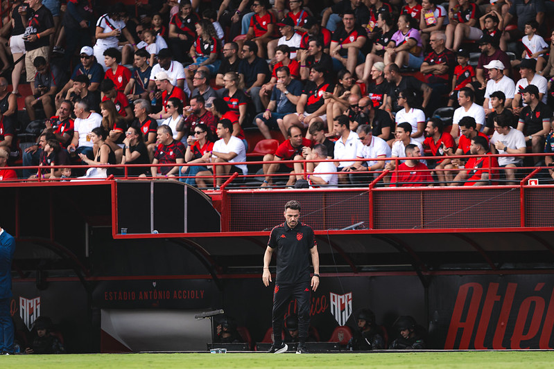 Pré jogo de Atlético GO x Sport Recife antes partida válida pela 33ª rodada da Série B do Campeonato Brasileiro no Estádio Antônio Accioly, em Goiânia, em 11 de outubro de 2026. Foto: Deividson Isídio e Heber Gomes / Sport Recife. Atlético GO x Sport Recife | Campeonato Brasileiro Série B 2026 | 11/10/2026