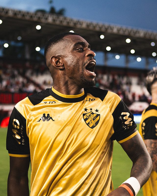 Atlético GO x Sport Recife antes partida válida pela 33ª rodada da Série B do Campeonato Brasileiro no Estádio Antônio Accioly, em Goiânia, em 11 de outubro de 2026. Foto: Deividson Isídio e Heber Gomes / Sport Recife. Atlético GO x Sport Recife | Campeonato Brasileiro Série B 2026 | 11/10/2026