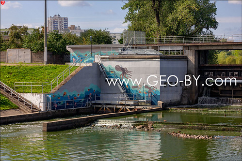 Minsk. Hydroelectric power station Reservoir TPP-2. Dam on the Swislocz River in Sokolyanka. Octopus graffiti