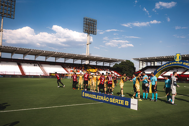 Pré jogo de Atlético GO x Sport Recife antes partida válida pela 33ª rodada da Série B do Campeonato Brasileiro no Estádio Antônio Accioly, em Goiânia, em 11 de outubro de 2026. Foto: Deividson Isídio e Heber Gomes / Sport Recife. Atlético GO x Sport Recife | Campeonato Brasileiro Série B 2026 | 11/10/2026