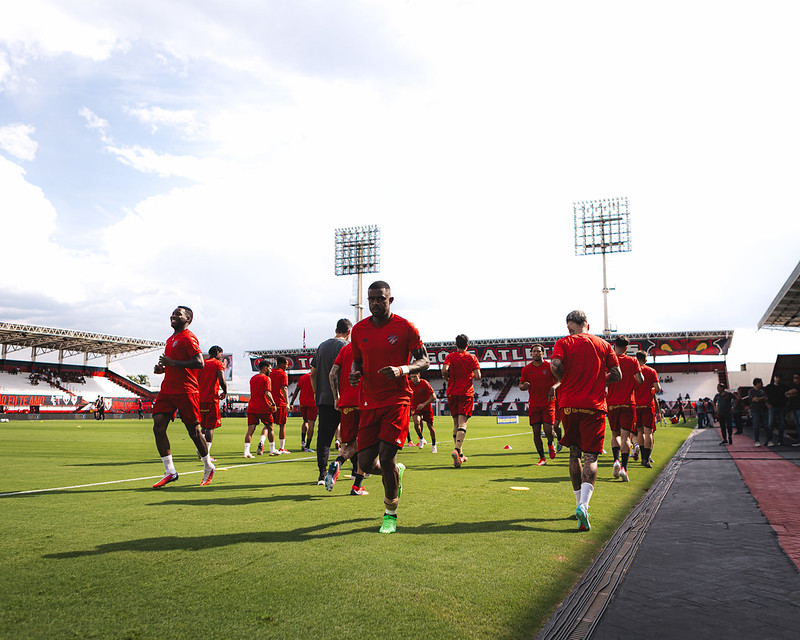 Pré jogo de Atlético GO x Sport Recife antes partida válida pela 33ª rodada da Série B do Campeonato Brasileiro no Estádio Antônio Accioly, em Goiânia, em 11 de outubro de 2026. Foto: Deividson Isídio e Heber Gomes / Sport Recife. Atlético GO x Sport Recife | Campeonato Brasileiro Série B 2026