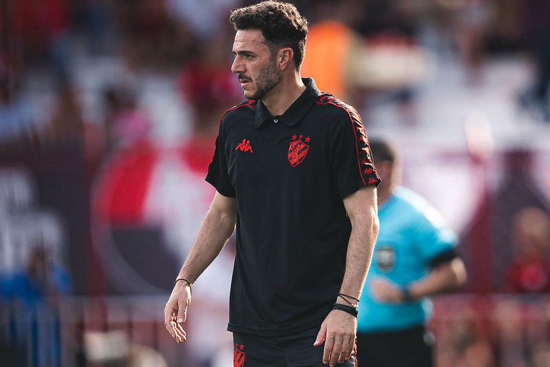 Pré jogo de Atlético GO x Sport Recife antes partida válida pela 33ª rodada da Série B do Campeonato Brasileiro no Estádio Antônio Accioly, em Goiânia, em 11 de outubro de 2026. Foto: Deividson Isídio e Heber Gomes / Sport Recife. Atlético GO x Sport Recife | Campeonato Brasileiro Série B 2026 | 11/10/2026