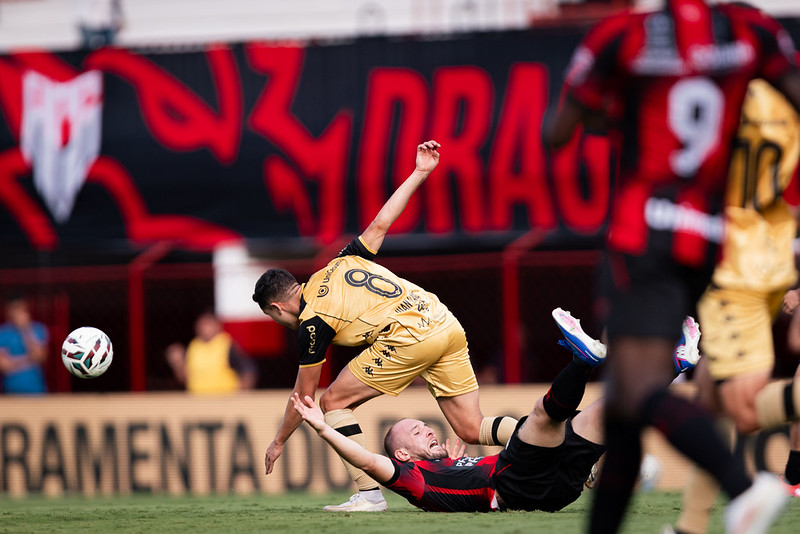Pré jogo de Atlético GO x Sport Recife antes partida válida pela 33ª rodada da Série B do Campeonato Brasileiro no Estádio Antônio Accioly, em Goiânia, em 11 de outubro de 2026. Foto: Deividson Isídio e Heber Gomes / Sport Recife. Atlético GO x Sport Recife | Campeonato Brasileiro Série B 2026 | 11/10/2026