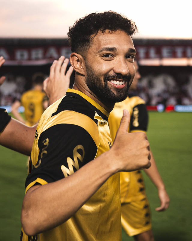 Atlético GO x Sport Recife antes partida válida pela 33ª rodada da Série B do Campeonato Brasileiro no Estádio Antônio Accioly, em Goiânia, em 11 de outubro de 2026. Foto: Deividson Isídio e Heber Gomes / Sport Recife. Atlético GO x Sport Recife | Campeonato Brasileiro Série B 2026 | 11/10/2026