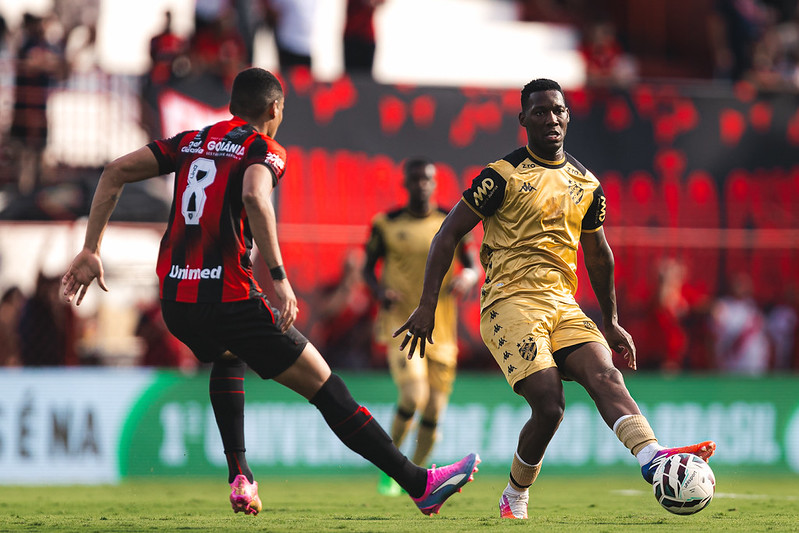 Pré jogo de Atlético GO x Sport Recife antes partida válida pela 33ª rodada da Série B do Campeonato Brasileiro no Estádio Antônio Accioly, em Goiânia, em 11 de outubro de 2026. Foto: Deividson Isídio e Heber Gomes / Sport Recife. Atlético GO x Sport Recife | Campeonato Brasileiro Série B 2026 | 11/10/2026