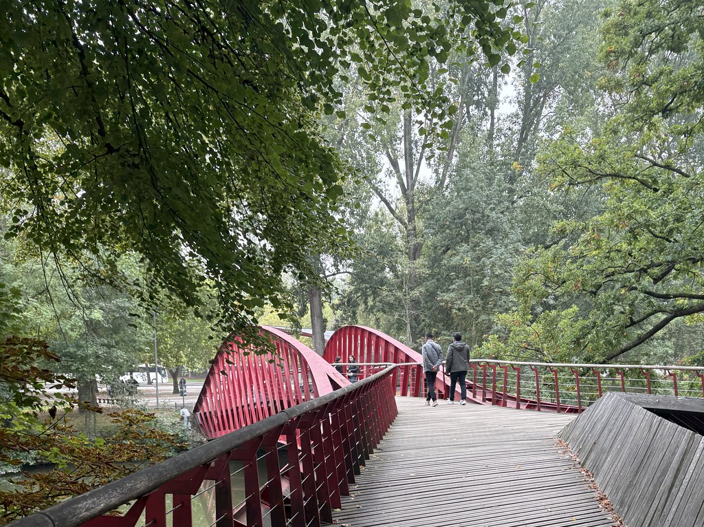 Minnewater en pareja: 5 claves para visitar el Lago del Amor de Brujas Minnewater - puente