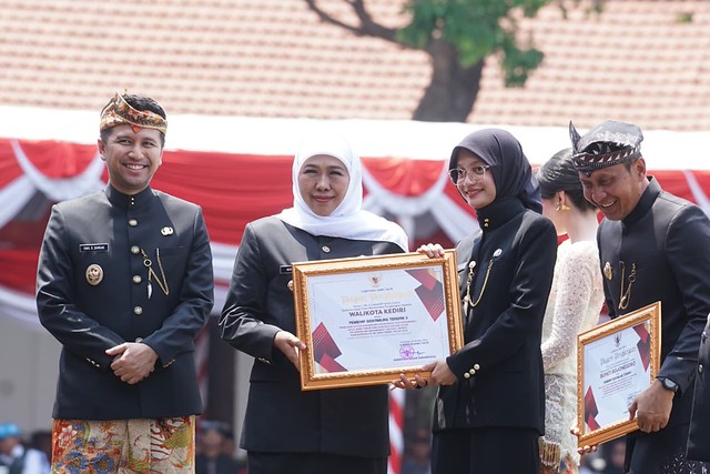 Kota Kediri Raih Terbaik 2 PIN Siskamling Jogo Jawa Timur 2026, Inovasi dan Partisipasi Warga Jadi Kunci; wali kota kediri vinanda; khofifah
