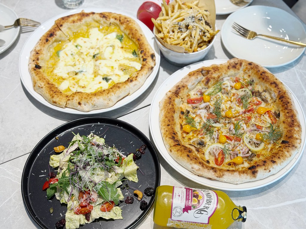 [台中北區]雲 Nuvola pizza|當代窯烤披薩Q彈餅皮~Caputo大賽認證當代亞軍美味．現點現烤的美味 @VIVIYU小世界