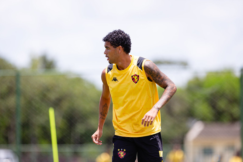 Jogadores do Sport Club do Recife participam de treinamento com o comando do Técnico Mariano Soso no CT do Sport, em Recife (PE), neste sexta-feira, 13 de Outubro de 2026, como parte da preparação da equipe para a partida contra o Fortaleza, válida pela 34ª rodada do Campeonato Brasileiro da Série B. Foto: Paulo Paiva / Sport Club do Recife. Treino CT Sport | 13/10/2026