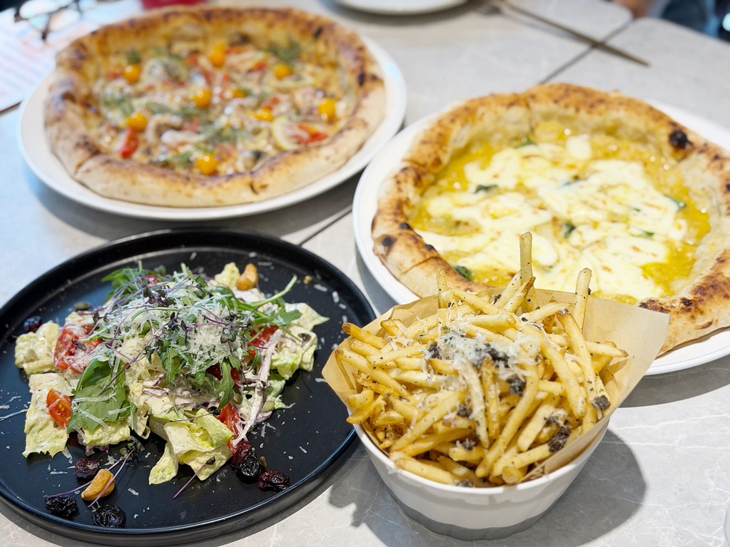 [台中北區]雲 Nuvola pizza|當代窯烤披薩Q彈餅皮~Caputo大賽認證當代亞軍美味．現點現烤的美味 @VIVIYU小世界