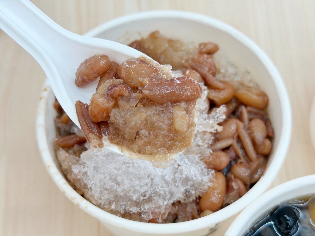 [台中北區]阿坤黑粉圓|老字號黑粉圓升級新店面~顆顆Q彈的古早味黑粉圓．咀嚼系推薦來碗三圓冰 @VIVIYU小世界