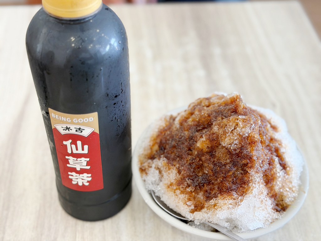 [桃園美食]甜六黑砂糖剉冰．嫩仙草．豆花．燒麻糬|寶山黃昏市場對面~大同路陳Q古早黑砂糖剉冰新分店(2026菜單更新) @VIVIYU小世界