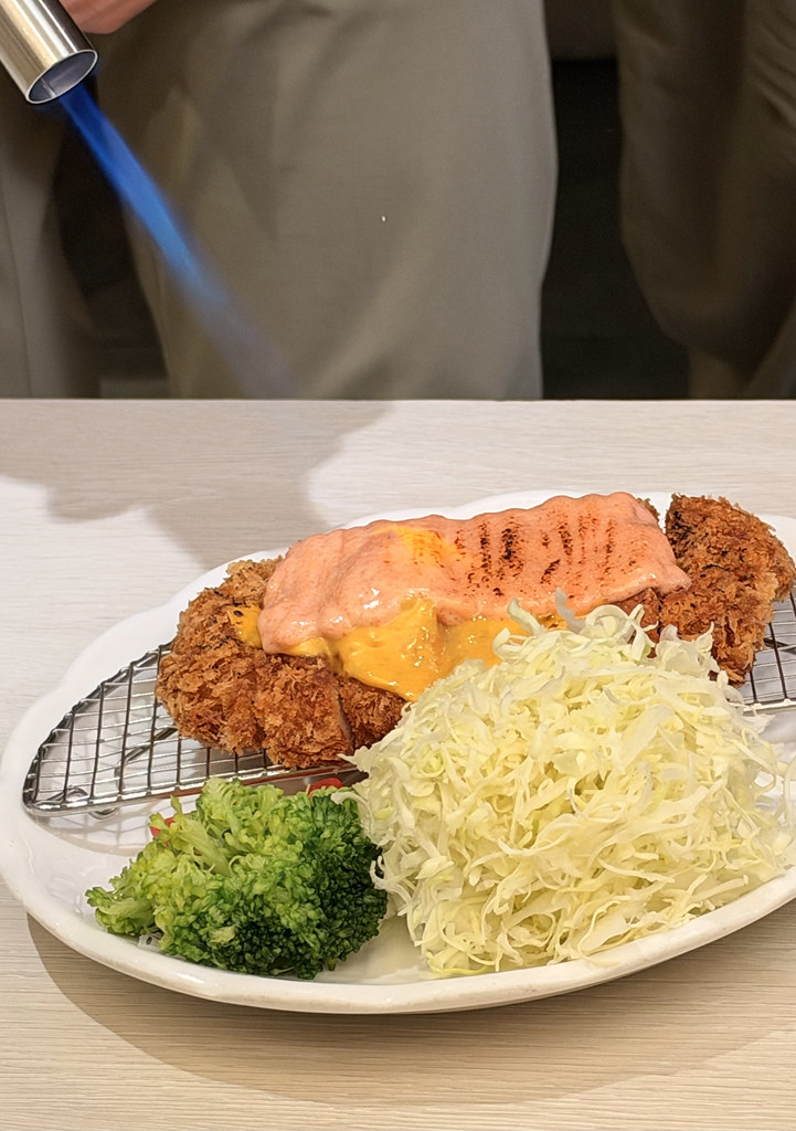 定食8推出罪惡系起士豬排!「牽絲、炙燒、爆漿」三款風味開吃再抽3000元餐券 7 sushi 261015-11