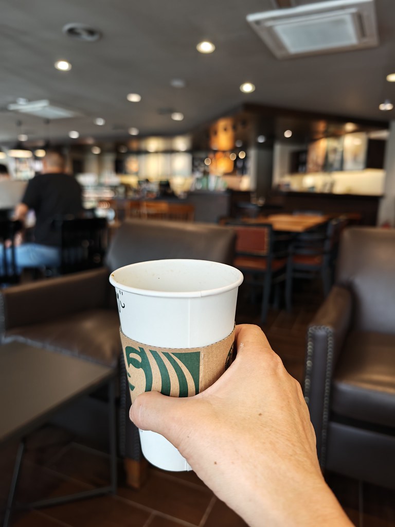 美式黑咖啡 Caffee Americano rm$9.50 & 曲奇奶油乳酪蛋糕 Cookie Butter Cheesecake rm$15.96 @ Starbucks USJ Taipan