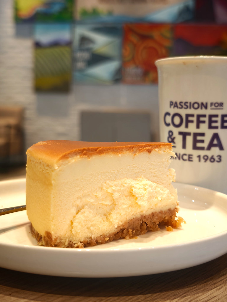 芝加哥起司蛋糕 Chicago Cheese Cake rm$14 90 & 美式黑咖啡 Americano rm$9.50 @ 香啡繽 The Coffee Bean & Tea Leaf in Easyhome Mall USJ1