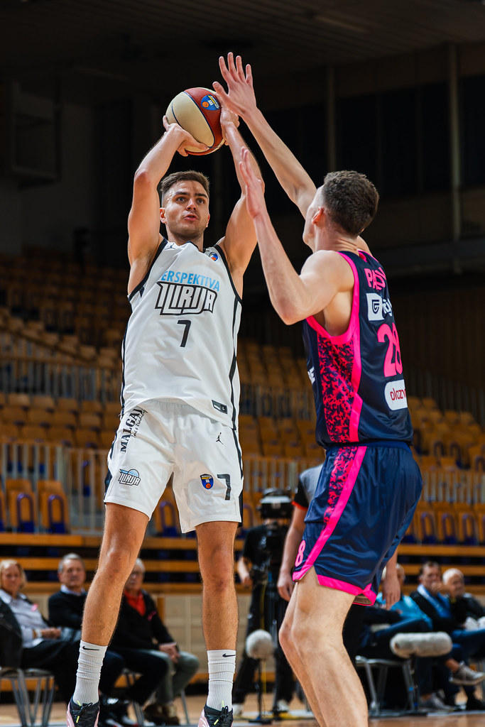 Stefan Todorović of Perspektiva Ilirija in action during the AdmiralBet ABA League match against Mega Superbet at Tivoli Hall in Ljubljana, Slovenia, on 18.10.2026
Foto: Lovro Kovacic - Mr Green