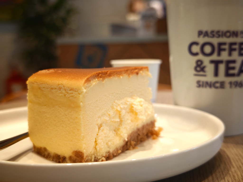 芝加哥起司蛋糕 Chicago Cheese Cake rm$14 90 & 美式黑咖啡 Americano rm$9.50 @ 香啡繽 The Coffee Bean & Tea Leaf in Easyhome Mall USJ1