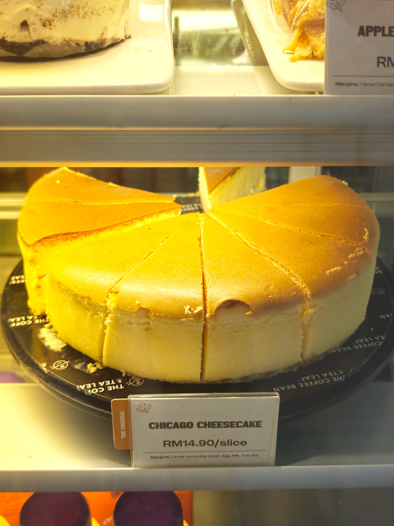 芝加哥起司蛋糕 Chicago Cheese Cake rm$14 90 & 美式黑咖啡 Americano rm$9.50 @ 香啡繽 The Coffee Bean & Tea Leaf in Easyhome Mall USJ1