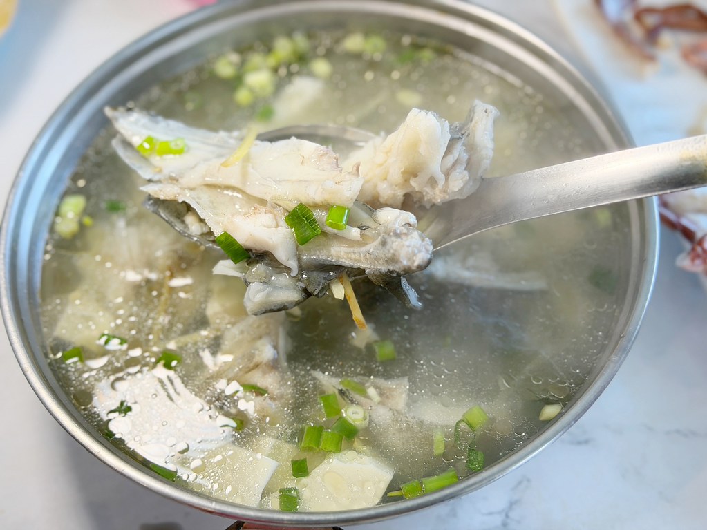 [基隆美食]龜吼漁夫市集|熟食區99蟹老闆~新鮮直送熟食區！萬里蟹、生魚片、在地海鮮尚青啦 @VIVIYU小世界