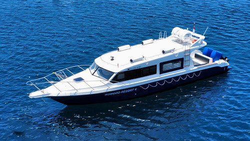 Komodo resort speedboat