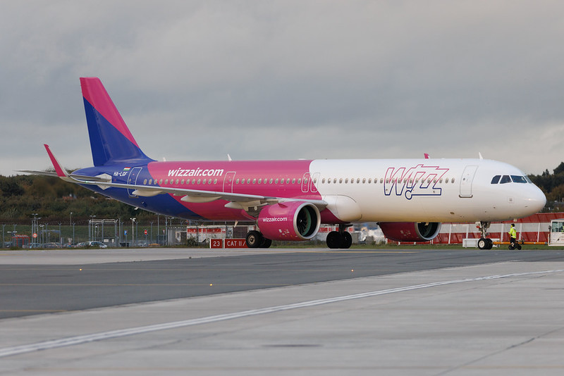 Hamburg Airport: Wizz Air (W6 / WZZ) | Airbus A321-271NX A21N | HA-LGF | MSN 11121