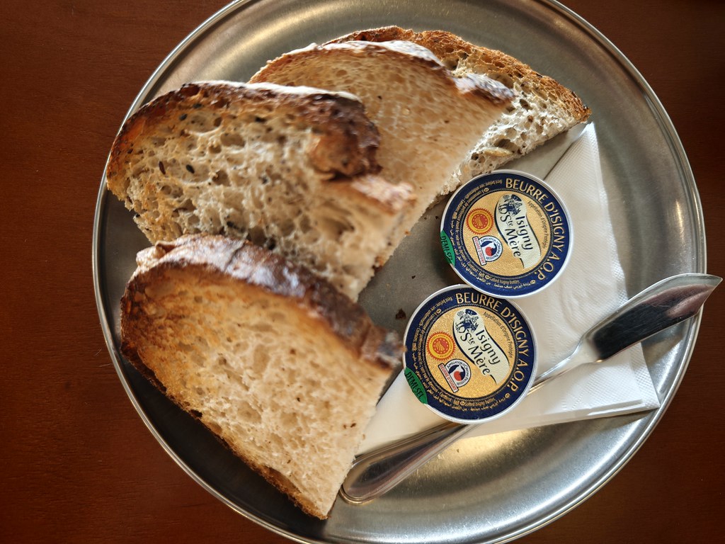 酸麵包 Sourdough rm$10 @ 環球麵包屋主 Universal Bakehouse (Damansara Kim) PJ SS20
