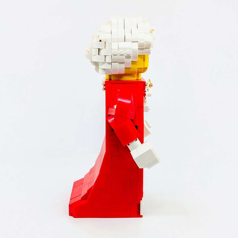 40875 Up-Scaled Mrs. Claus Minifigure Set Review03222082~2