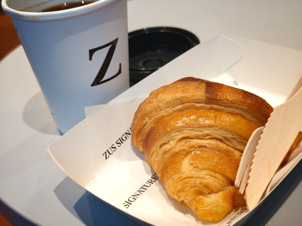 美式咖啡 Americano rm$10 & 辣味芝士牛角包 Spicy Cheese Croissant 10.90 @ ZUS Signature Coffee PJ Uptown Damansara