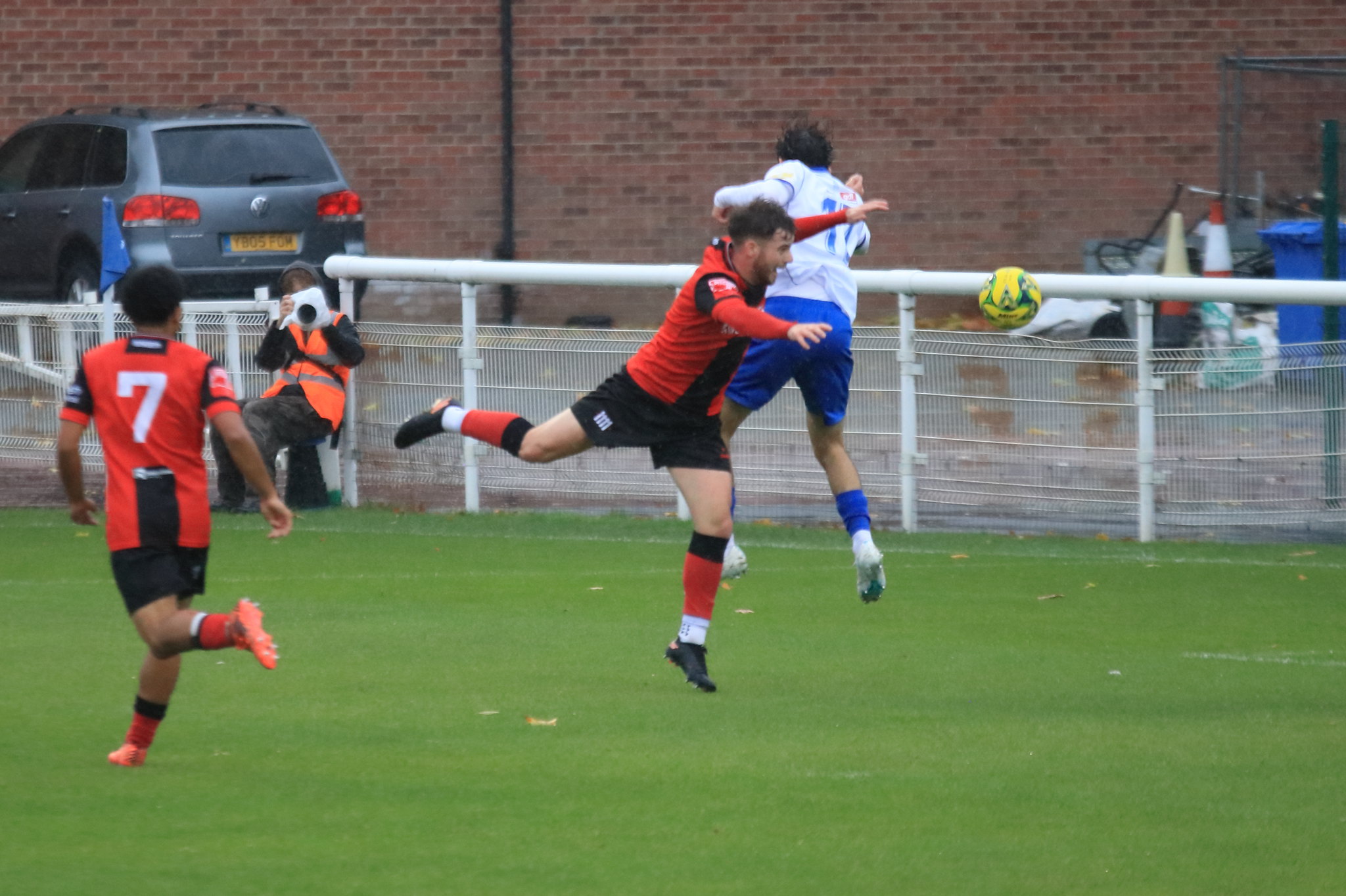 Enfield Town (white) 5 Hanworth Villa  (red) 1