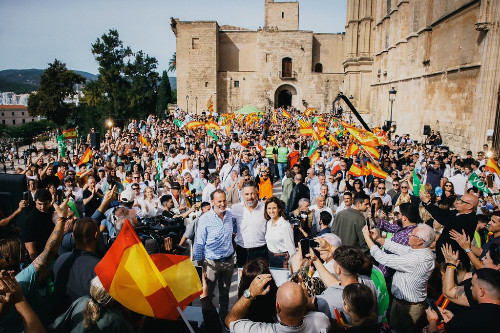 Santiago Abascal desborda Palma en un multitudinario acto de precampaña de Vox (4)