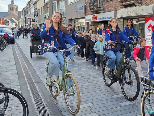 Optocht Jerugdbewegingen - Foto's Jaak Vandendries
