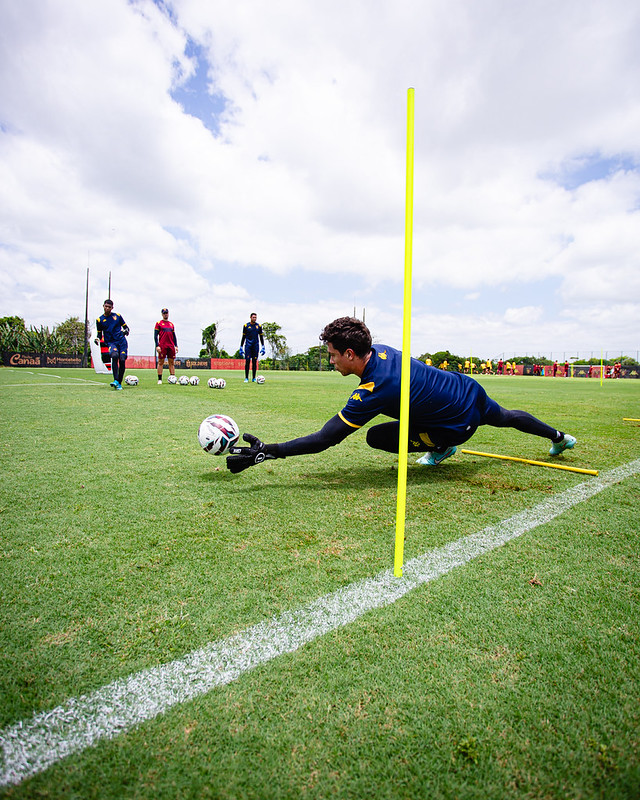 Jogadores do Sport Club do Recife participam de treinamento com o comando do Técnico Mariano Soso no CT do Sport, em Recife (PE), neste segunda-feira, 26 de Outubro de 2026, como parte da preparação da equipe para a partida contra o Botafogo-SP, válida pela 36ª rodada do Campeonato Brasileiro da Série B. Foto: Paulo Paiva / Sport Club do Recife. Treino CT Sport | 26/10/2026