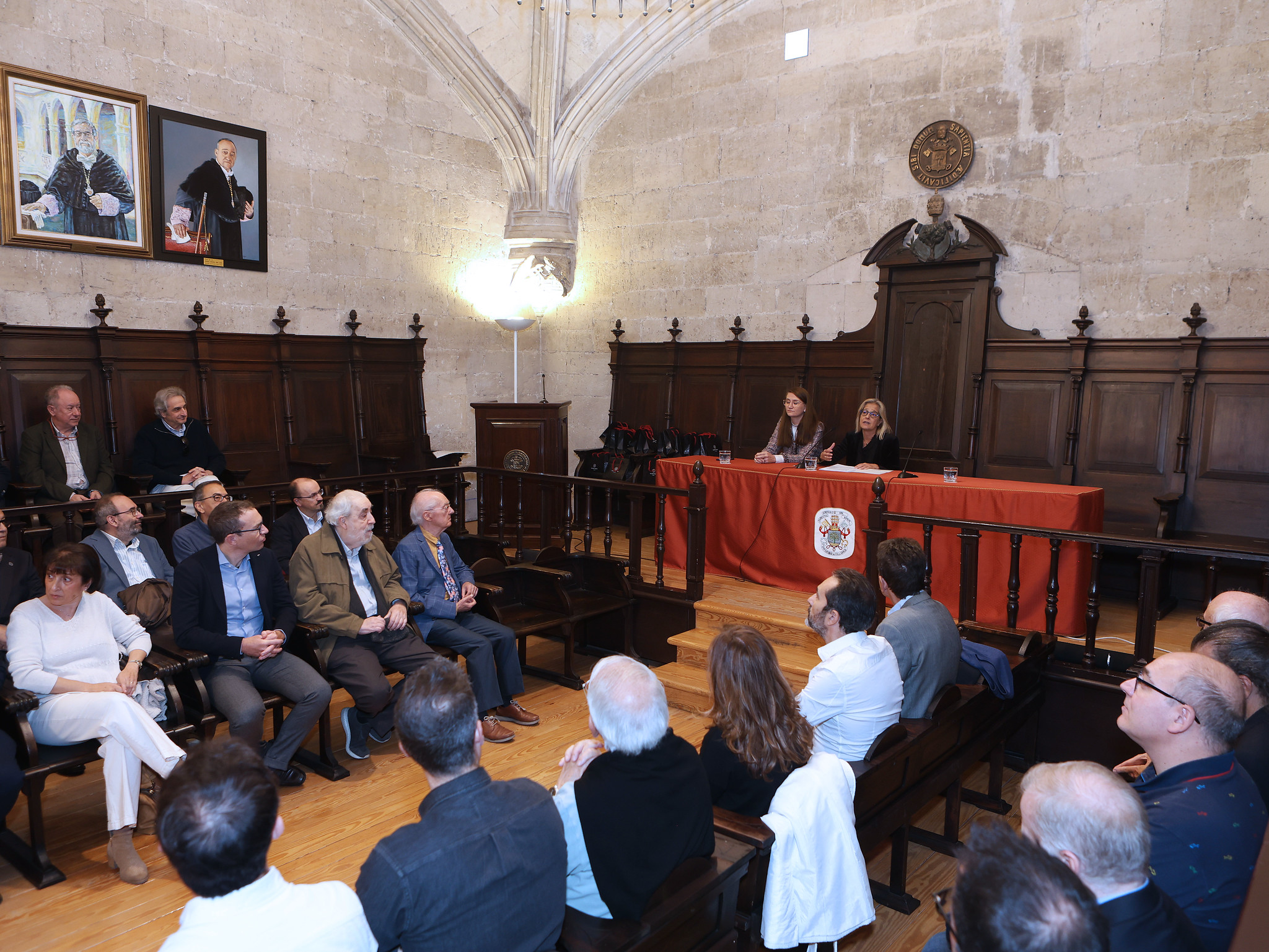 La Rectora felicita a los investigadores de la UVa que están en el ránking de Stanford