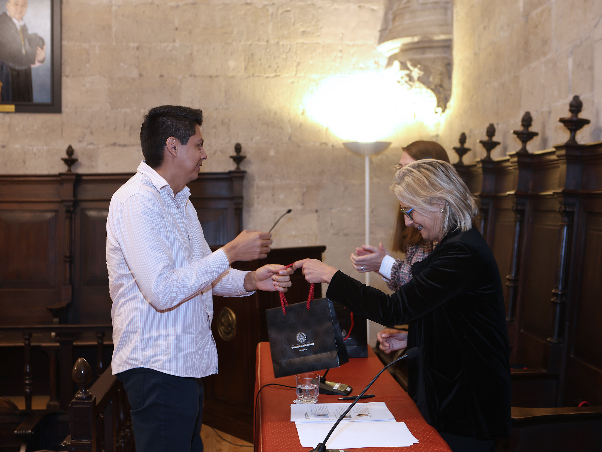 La Rectora felicita a los investigadores de la UVa que están en el ránking de Stanford