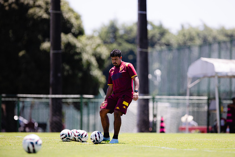 Jogadores do Sport Club do Recife participam de treinamento com o comando do Técnico Mariano Soso no CT do Sport, em Recife (PE), nesta quinta-feira, 29 de Outubro de 2026, como parte da preparação da equipe para a partida contra o Botafogo-SP, válida pela 36ª rodada do Campeonato Brasileiro da Série B. Foto: Paulo Paiva / Sport Club do Recife. Treino CT Sport | 29/10/2026