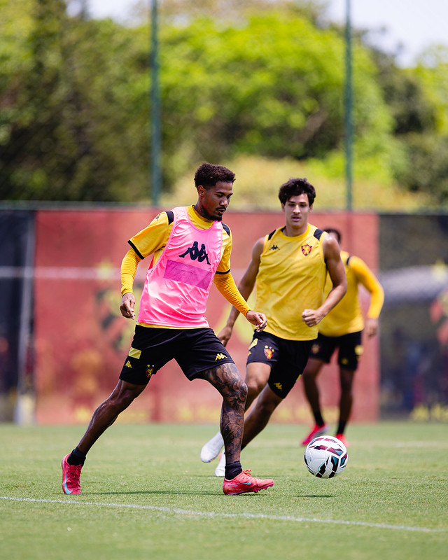 Jogadores do Sport Club do Recife participam de treinamento com o comando do Técnico Mariano Soso no CT do Sport, em Recife (PE), nesta quinta-feira, 29 de Outubro de 2026, como parte da preparação da equipe para a partida contra o Botafogo-SP, válida pela 36ª rodada do Campeonato Brasileiro da Série B. Foto: Paulo Paiva / Sport Club do Recife. Treino CT Sport | 29/10/2026