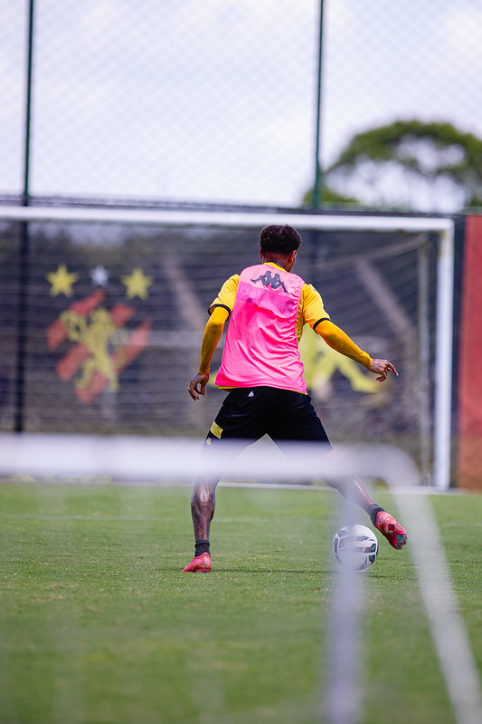 Jogadores do Sport Club do Recife participam de treinamento com o comando do Técnico Mariano Soso no CT do Sport, em Recife (PE), nesta quinta-feira, 29 de Outubro de 2026, como parte da preparação da equipe para a partida contra o Botafogo-SP, válida pela 36ª rodada do Campeonato Brasileiro da Série B. Foto: Paulo Paiva / Sport Club do Recife. Treino CT Sport | 29/10/2026