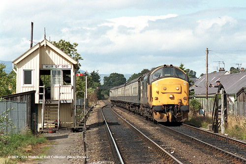 train scotland diesel railway britishrail passengertrain muiroford class37 photographia 37416
