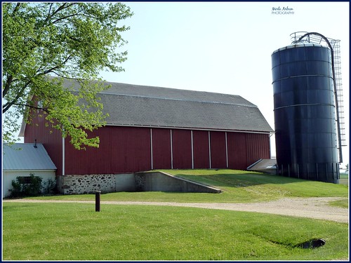 red green wisconsin rural landscapes countryside barns farms silos